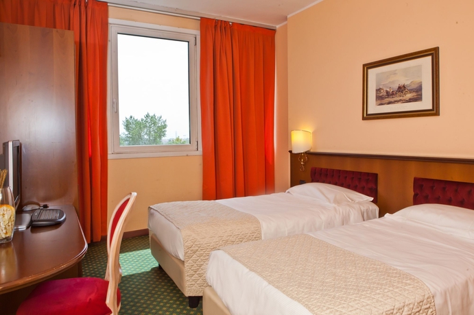 Imagen de la habitación del Hotel Alga, Milán. Foto 8