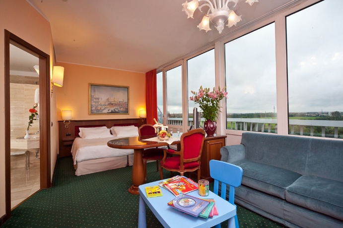 Imagen de la habitación del Hotel Alga, Milán. Foto 9