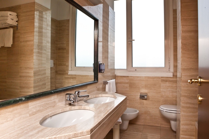 Imagen de la habitación del Hotel Alga, Milán. Foto 11