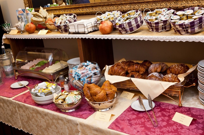 Imagen del bar/restaurante del Hotel Alga, Milán. Foto 5