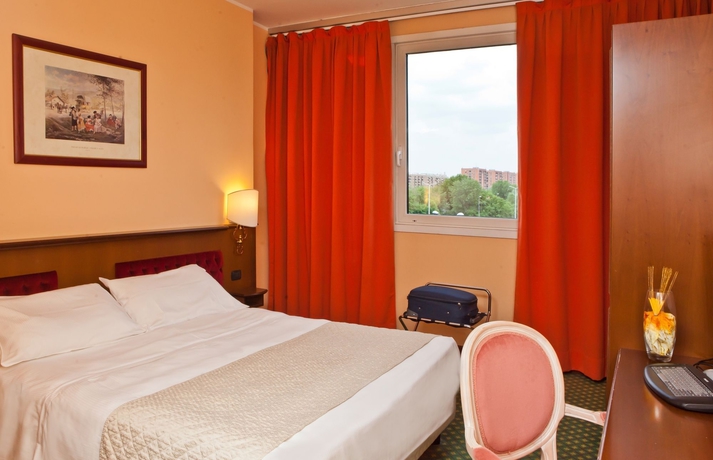 Imagen de la habitación del Hotel Alga, Milán. Foto 12