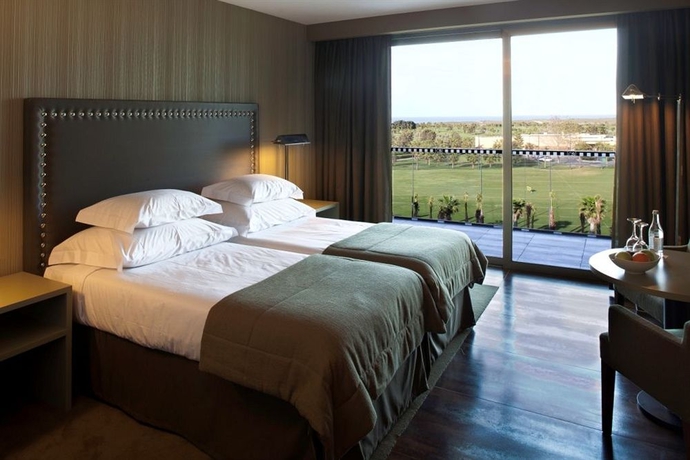 Imagen de la habitación del Hotel Algarve Marriott Salgados Golf Resort and Conference Center. Foto 9