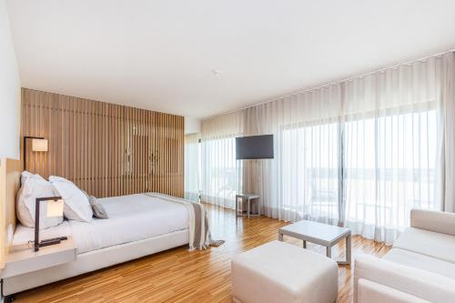 Imagen de la habitación del Hotel Algarve Race and Resort. Foto 14