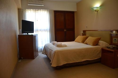 Imagen de la habitación del Hotel Algeciras. Foto 6
