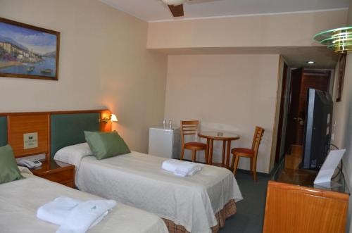Imagen de la habitación del Hotel Algeciras. Foto 7