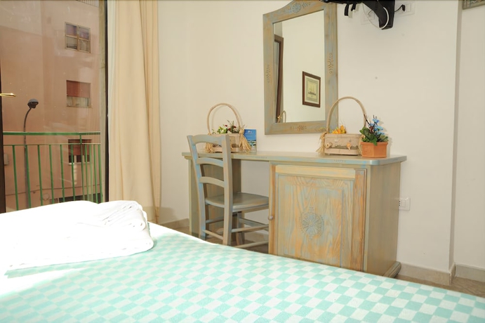 Imagen de la habitación del Hotel Alghero Vacanze. Foto 14