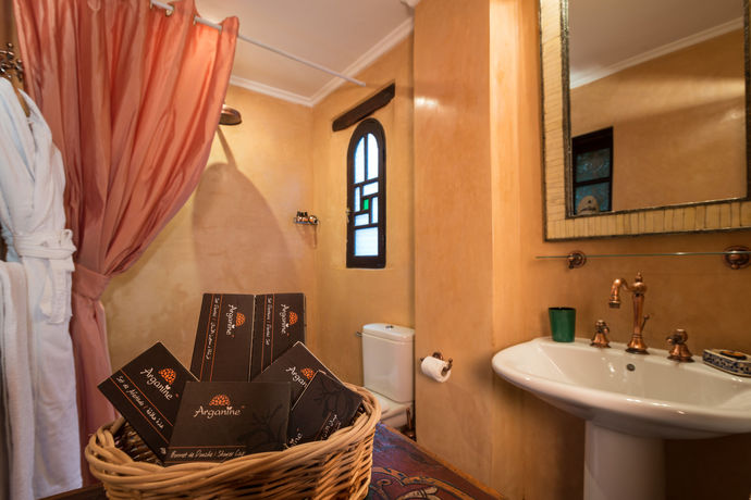 Imagen de la habitación del Hotel Algilà Fes Riad Medina Charme. Foto 12