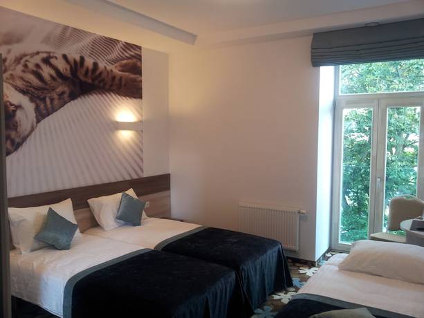 Imagen de la habitación del Hotel Algiro. Foto 11