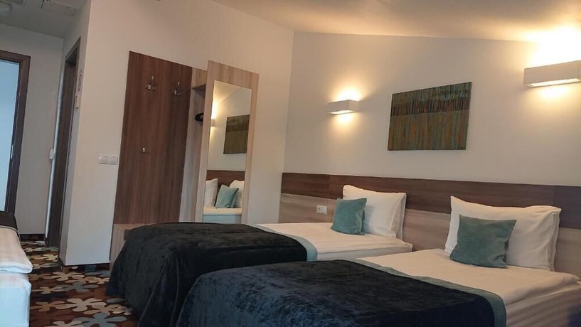 Imagen de la habitación del Hotel Algiro. Foto 16