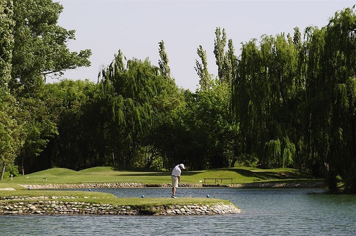Imagen de los exteriores del Hotel Algodon Wine Estates and Champions Club. Foto 6