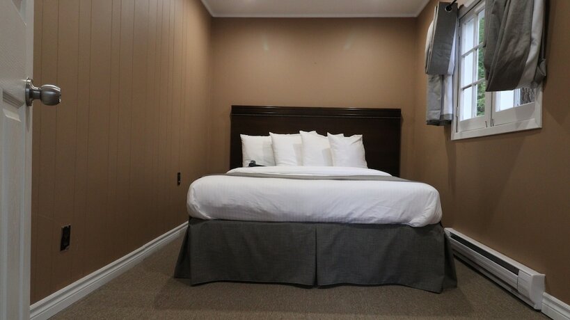 Imagen de la habitación del Hotel Algonquin Lakeside Inn. Foto 13