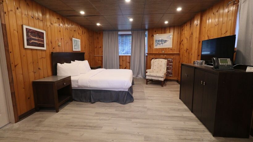 Imagen de la habitación del Hotel Algonquin Lakeside Inn. Foto 18