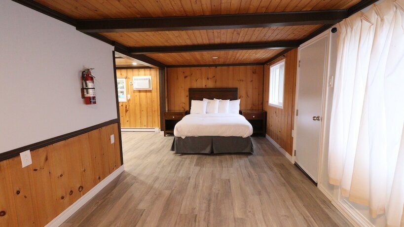 Imagen de la habitación del Hotel Algonquin Lakeside Inn. Foto 19