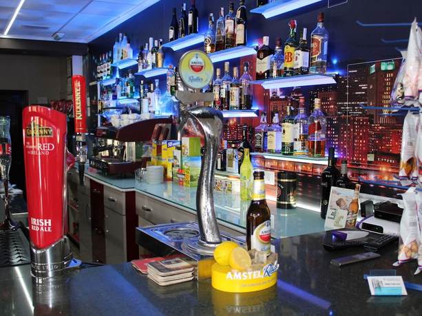 Imagen del bar/restaurante del Hotel Algorfa. Foto 4