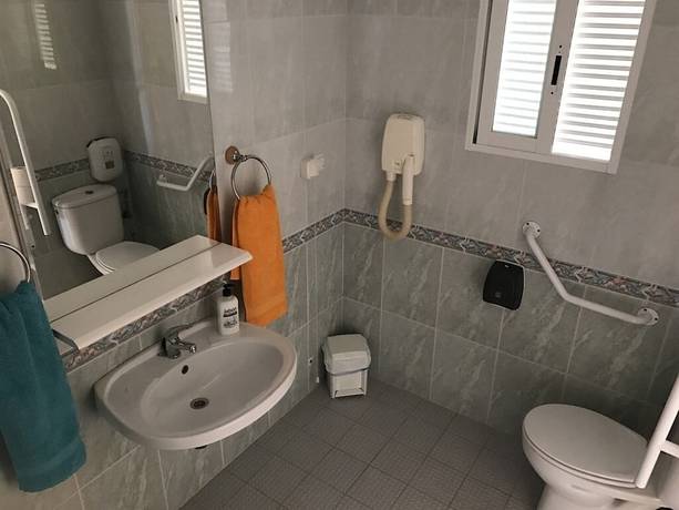 Imagen de la habitación del Hotel Algorfa. Foto 8