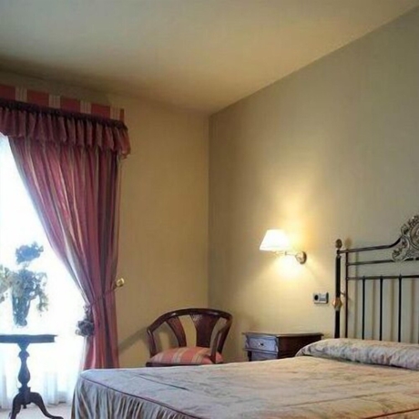 Imagen de la habitación del Hotel Alhama. Foto 12