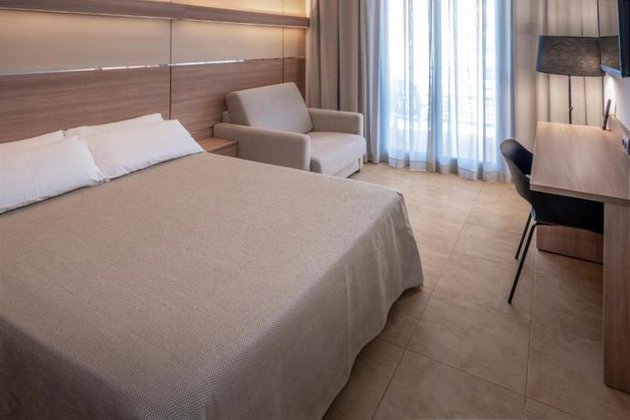 Imagen de la habitación del Hotel Alhambra, Santa Susanna. Foto 9