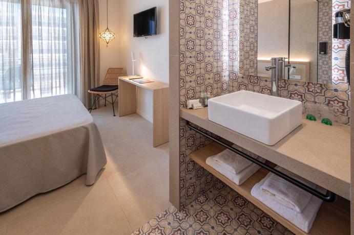 Imagen de la habitación del Hotel Alhambra, Santa Susanna. Foto 10