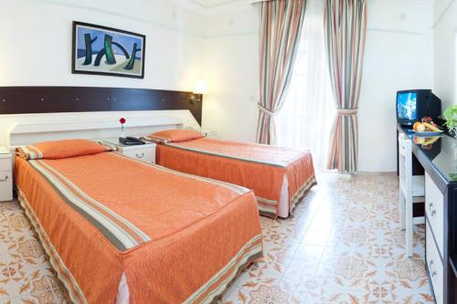 Imagen de la habitación del Hotel Ali Bey Club Manavgat. Foto 8