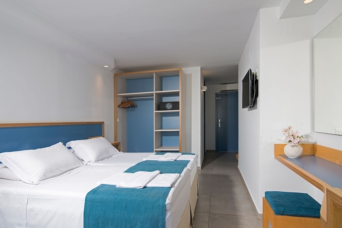 Imagen de la habitación del Hotel Alia Beach. Foto 7