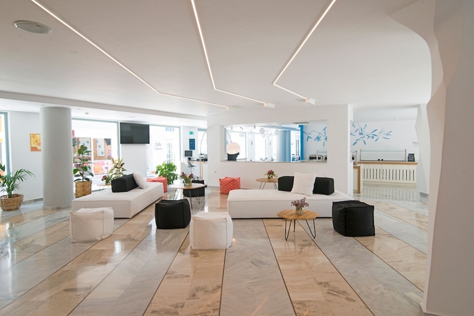 Imagen de los interiores del Hotel Alia Beach. Foto 15
