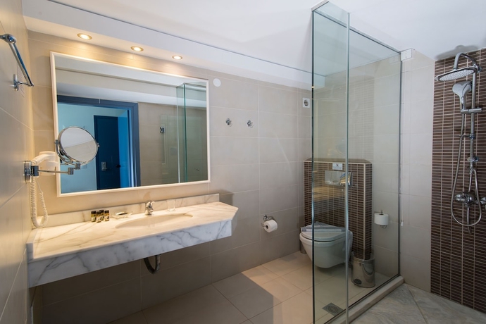 Imagen de la habitación del Hotel Alia Beach. Foto 13