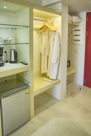 Imagen de la habitación del Hotel Alia Luxury Suites and Spa. Foto 15