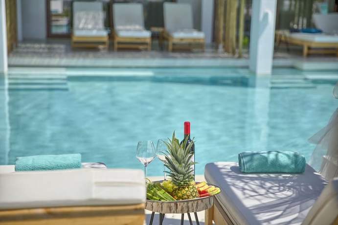 Imagen de la habitación del Hotel Alia Luxury Suites and Spa. Foto 16