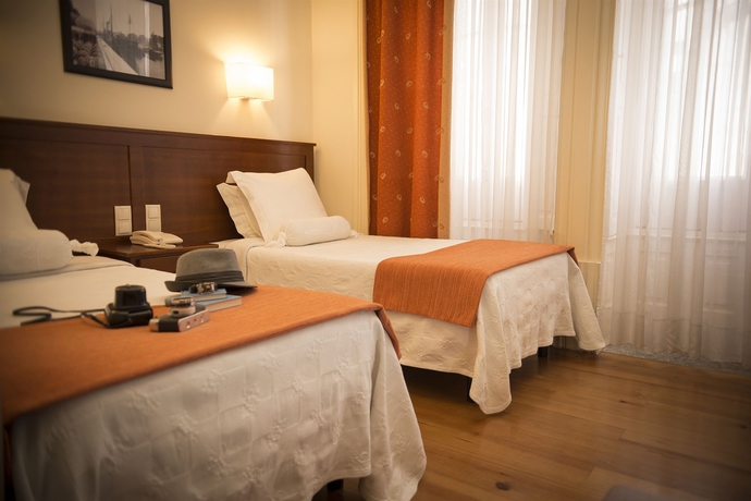 Imagen de la habitación del Hotel Aliados. Foto 13