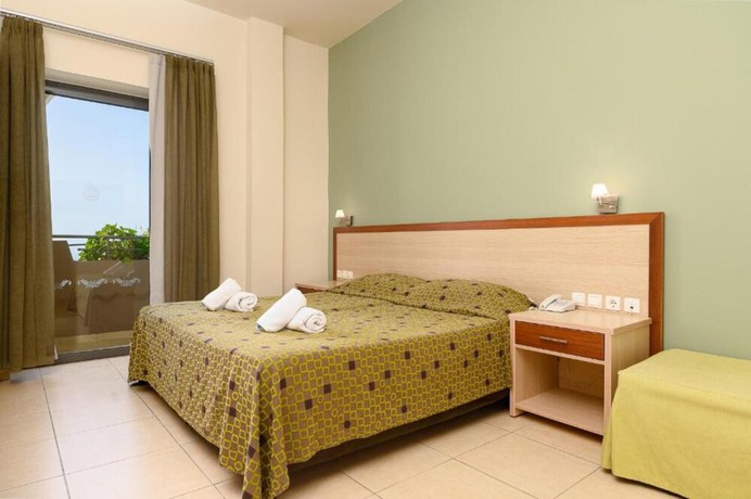 Imagen de la habitación del Hotel Alianthos Beach. Foto 6