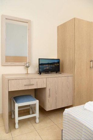 Imagen de la habitación del Hotel Alianthos Beach. Foto 10