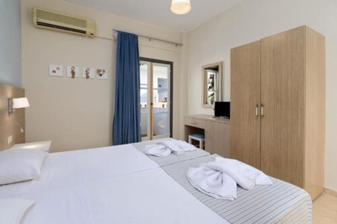 Imagen de la habitación del Hotel Alianthos Beach. Foto 12