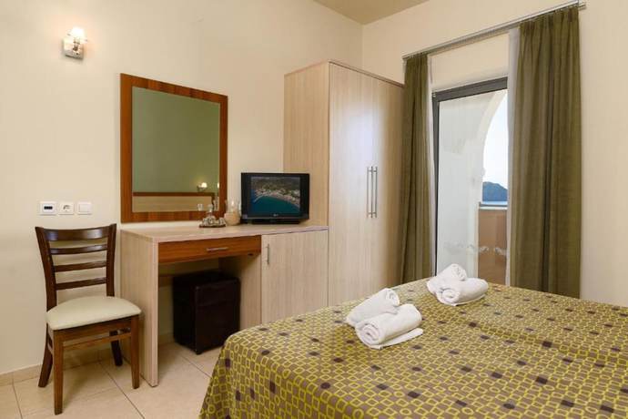 Imagen de la habitación del Hotel Alianthos Beach. Foto 14