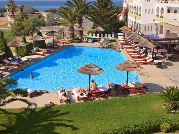 Imagen de la piscina del Hotel Alianthos Garden. Foto 5