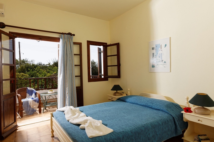 Imagen de la habitación del Hotel Alianthos Suites. Foto 2