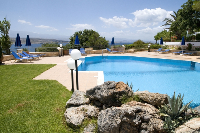 Imagen de la piscina del Hotel Alianthos Suites. Foto 15