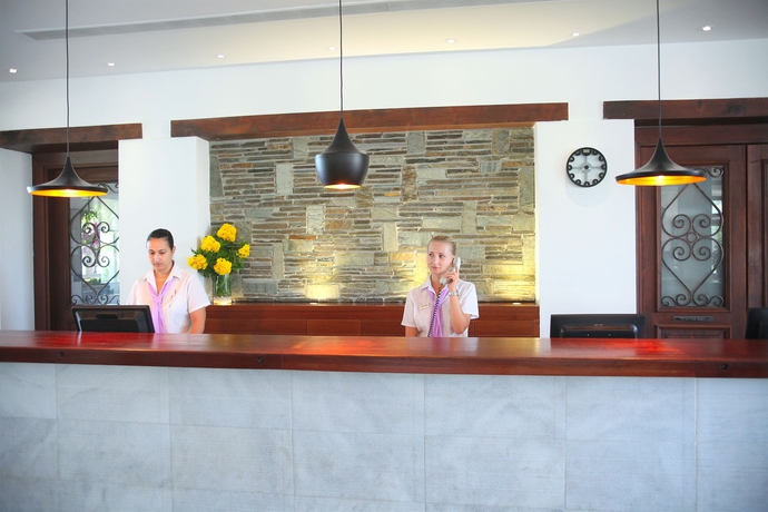 Imagen de los interiores del Hotel Aliathon Aegean. Foto 9