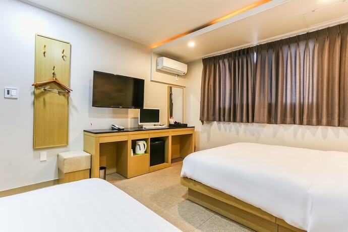 Imagen de la habitación del Hotel Aliba. Foto 9
