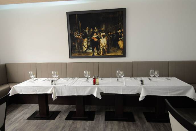 Imagen del bar/restaurante del Hotel Alibi Sabac. Foto 2