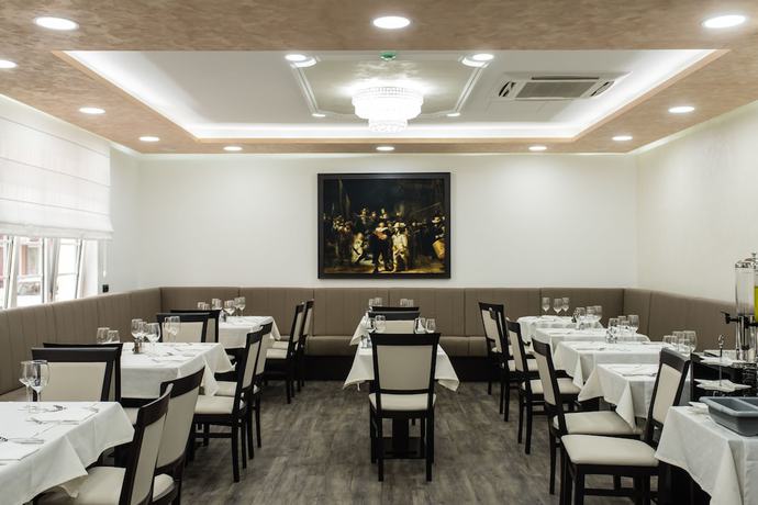 Imagen del bar/restaurante del Hotel Alibi Sabac. Foto 3