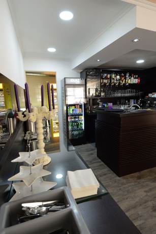 Imagen del bar/restaurante del Hotel Alibi Sabac. Foto 5