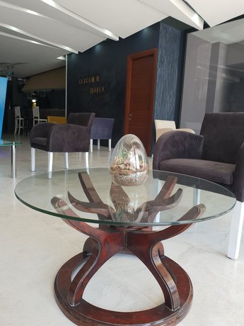 Imagen de los interiores del Hotel Alican 2. Foto 19