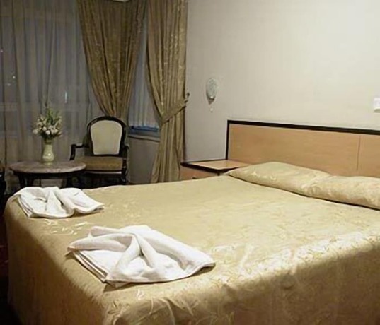 Imagen de la habitación del Hotel Alican. Foto 9