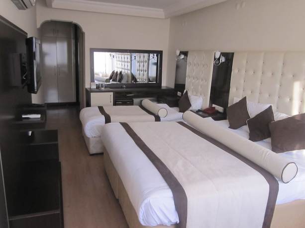 Imagen de la habitación del Hotel Alican. Foto 15