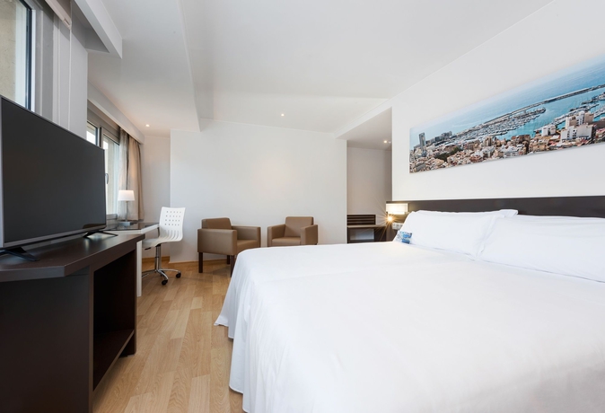 Imagen de la habitación del Hotel Alicante Gran Sol, Affiliated by Meliá. Foto 7