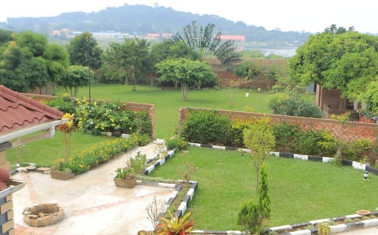 Imagen general del Hotel Alice Gardens and Campsite. Foto 4