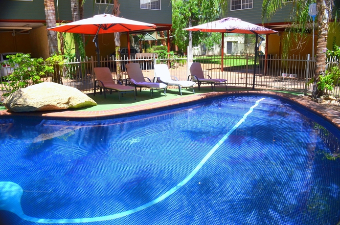 Imagen de la piscina del Hotel Alice On Todd Apartments. Foto 14
