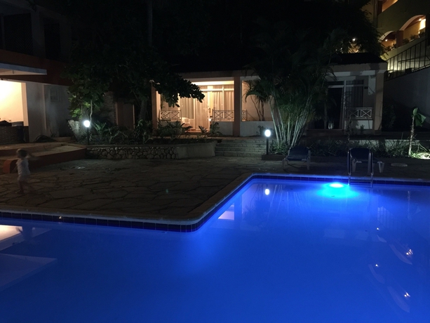 Imagen de la piscina del Hotel Alicia Beach. Foto 19