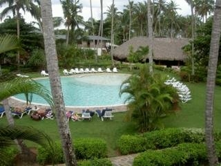 Imagen de la piscina del Hotel Aligio Beach Resorts Casa Gourmet. Foto 2