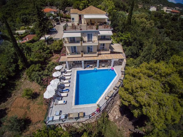 Imagen de la piscina del Hotel Aliki. Foto 15